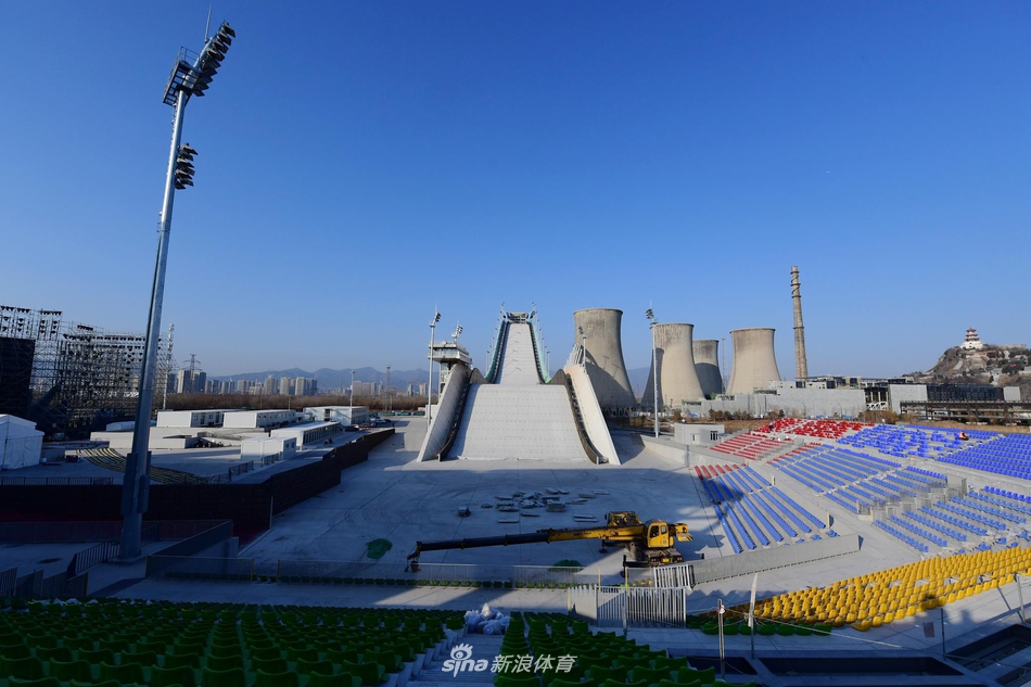冬访首钢滑雪大跳台