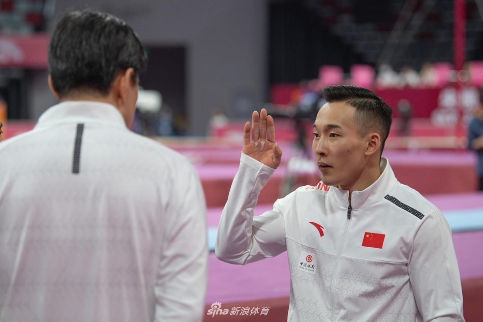 体操全锦赛：肖若腾夺男子个人全能冠军