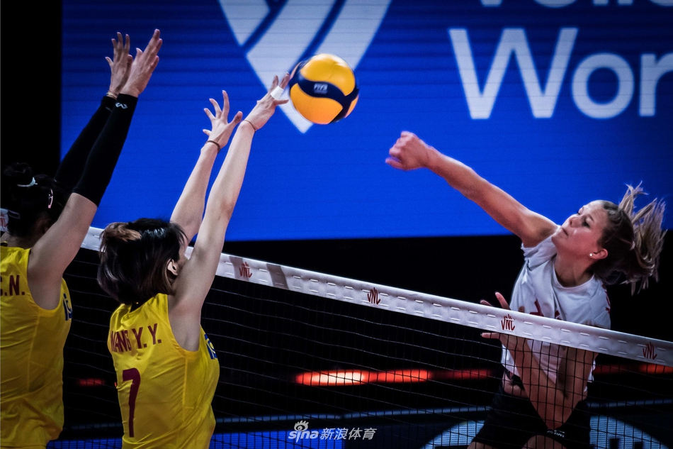 世联赛中国女排2-3不敌加拿大女排