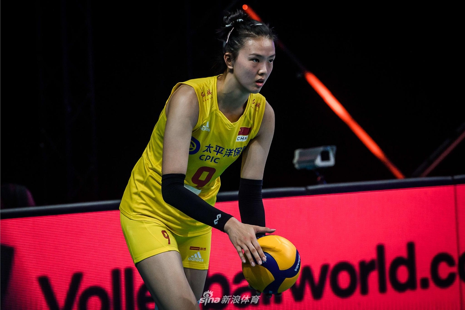 世联赛中国女排2-3不敌加拿大女排