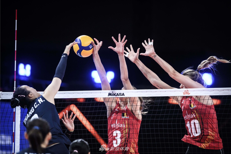 世联赛中国女排2-3不敌比利时女排