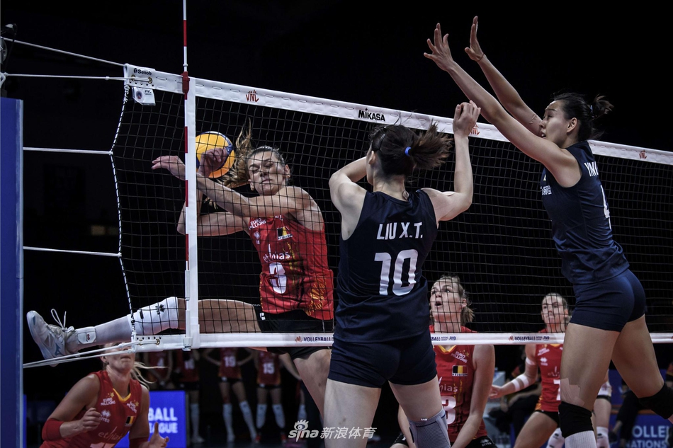 世联赛中国女排2-3不敌比利时女排