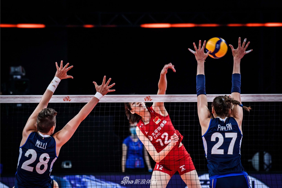 世联赛中国女排3-0意大利女排