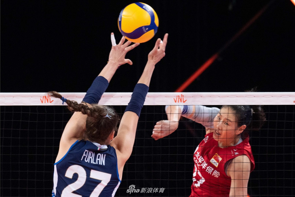 世联赛中国女排3-0意大利女排