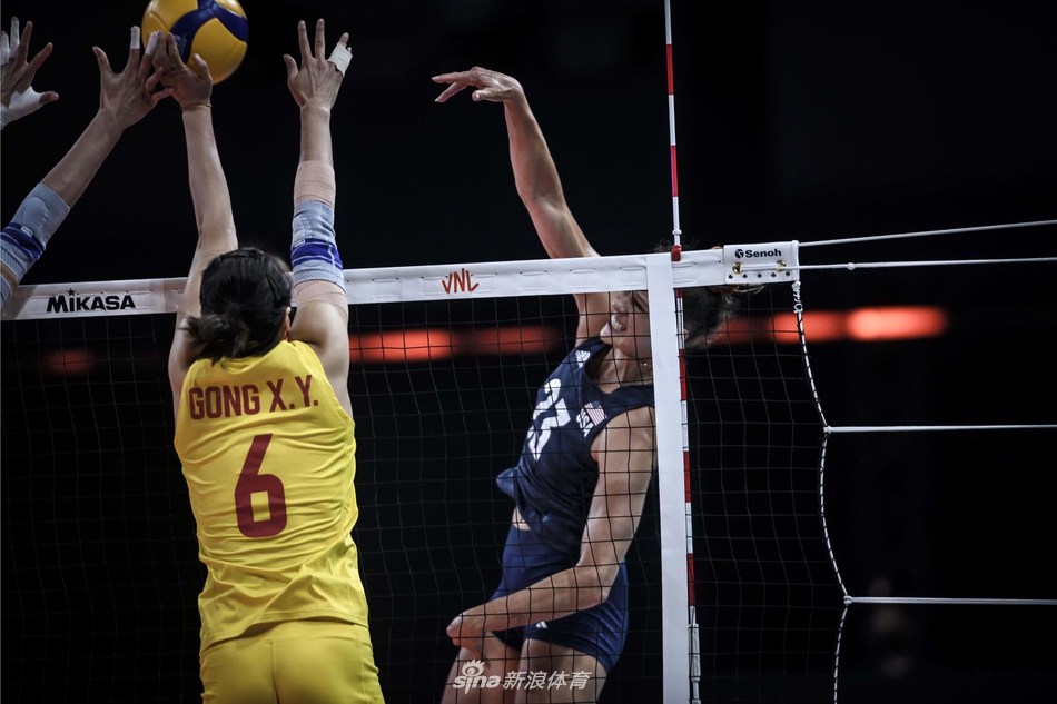 世联赛中国女排3-0美国女排
