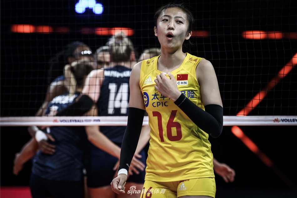 世联赛中国女排3-0美国女排