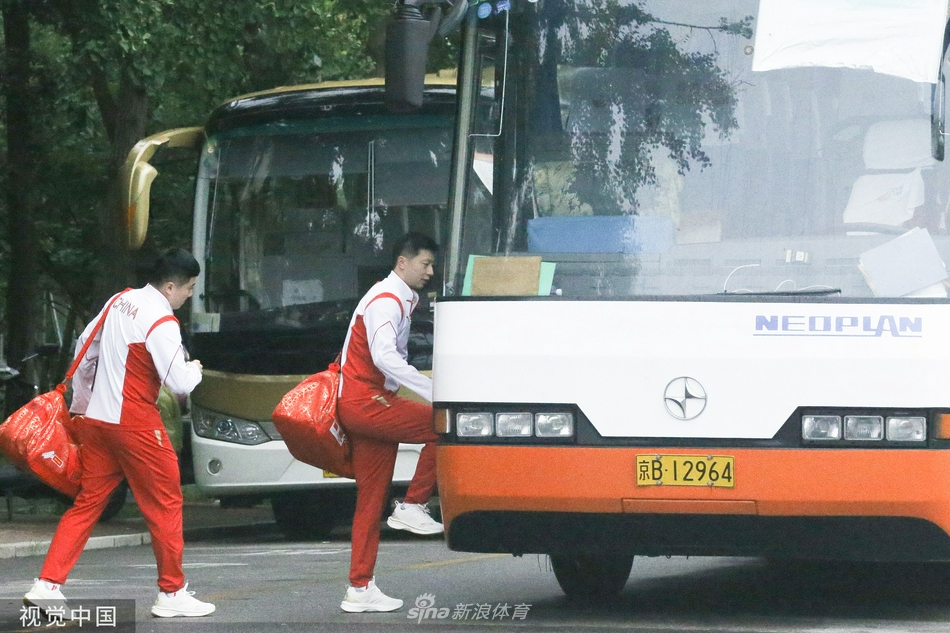 中国乒乓球队出征东京奥运会