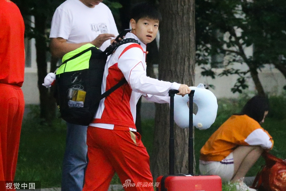 中国乒乓球队出征东京奥运会