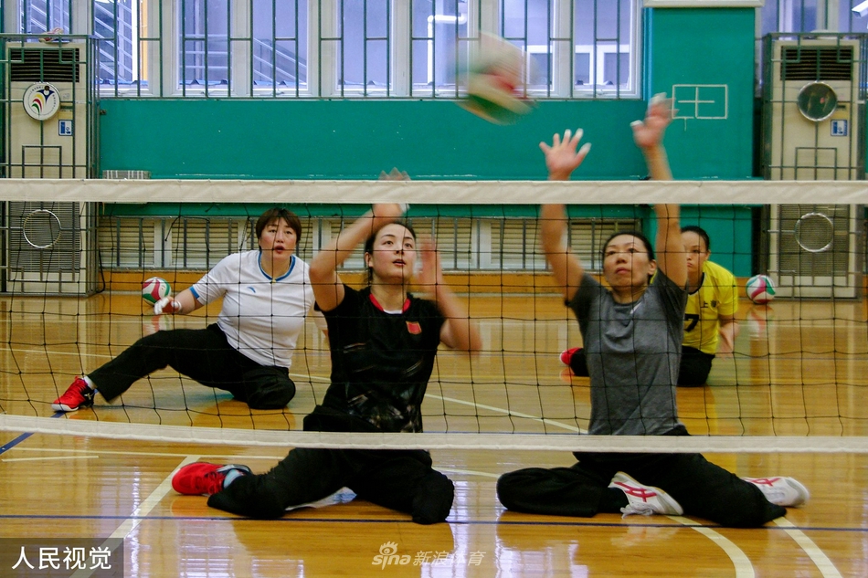 中国坐式排球队备战东京残奥会
