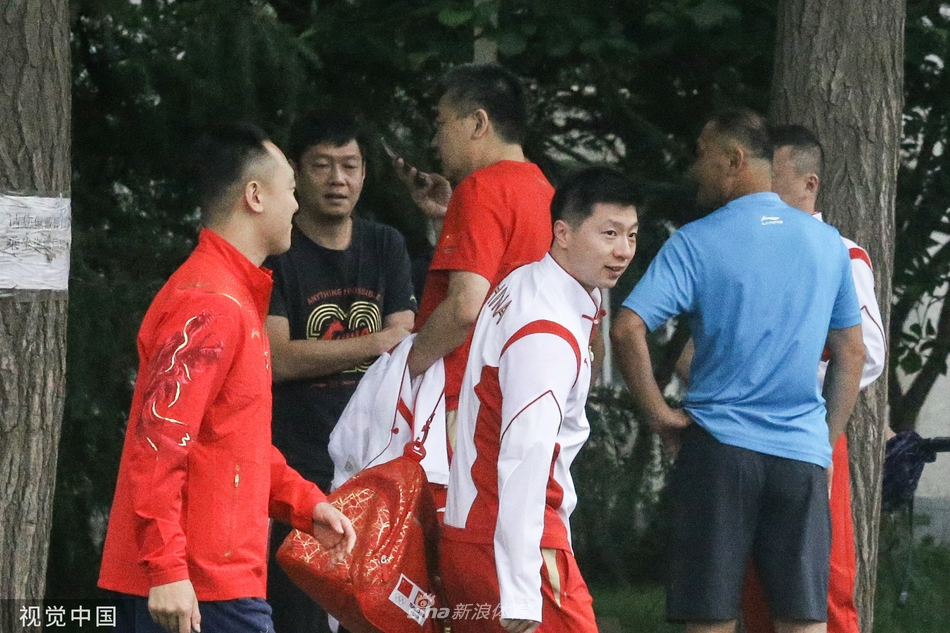 中国乒乓球队出征东京奥运会