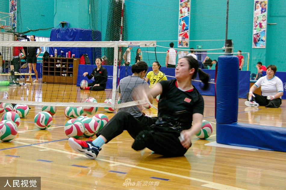中国坐式排球队备战东京残奥会