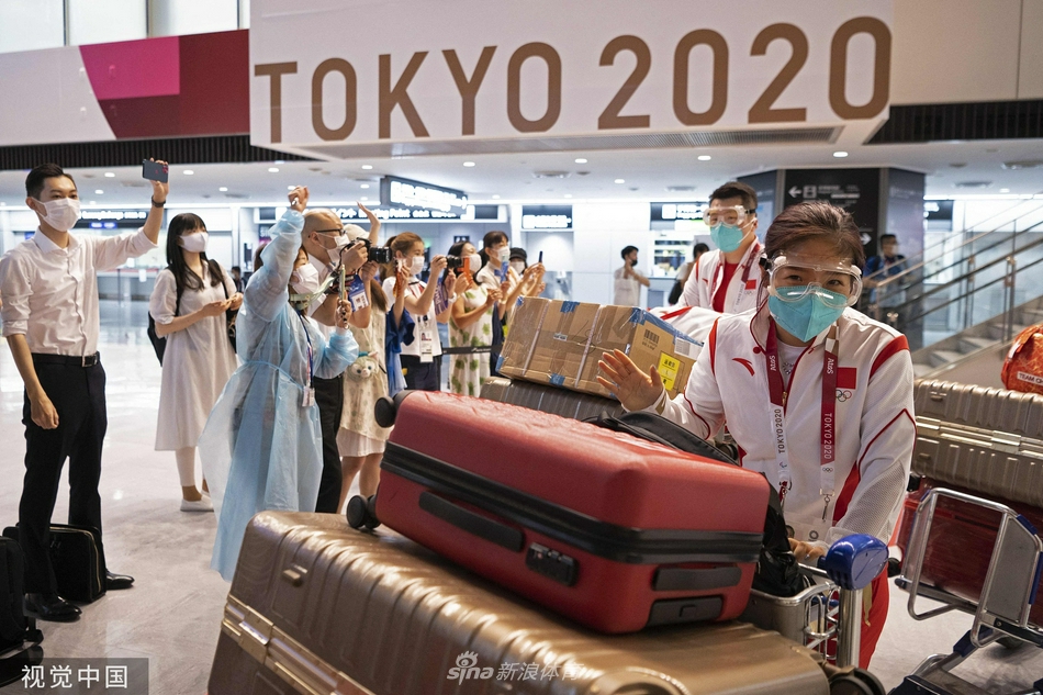 中国乒乓球队抵达日本 参加东京奥运会