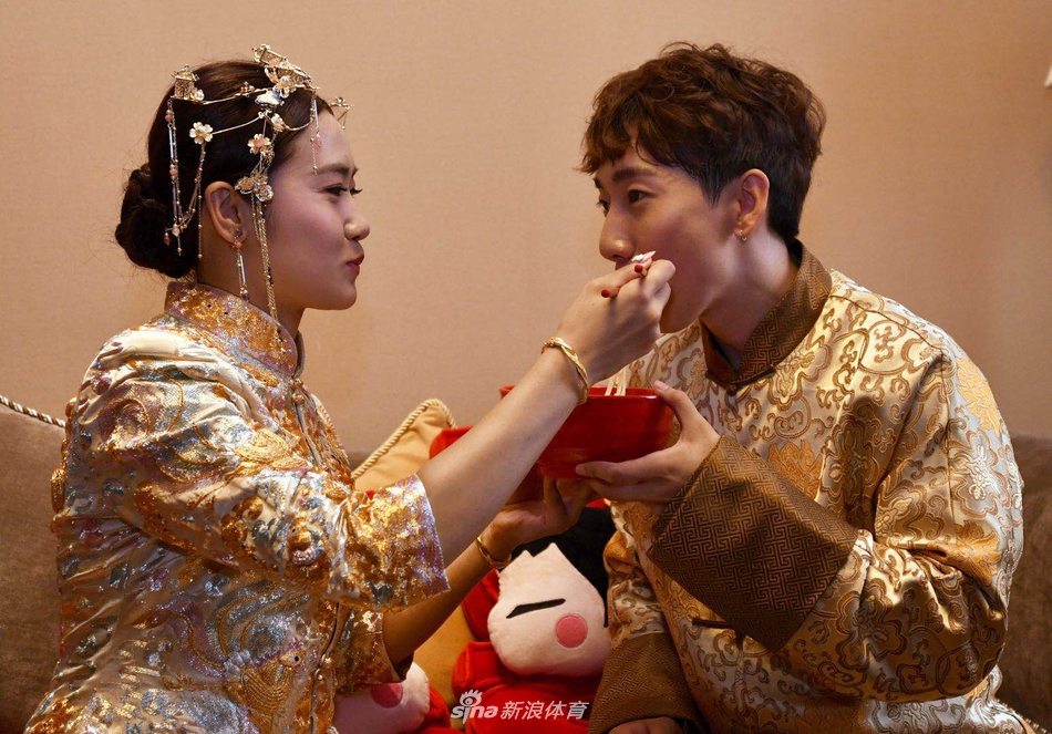 韩天宇刘秋宏婚礼洒幸福泪