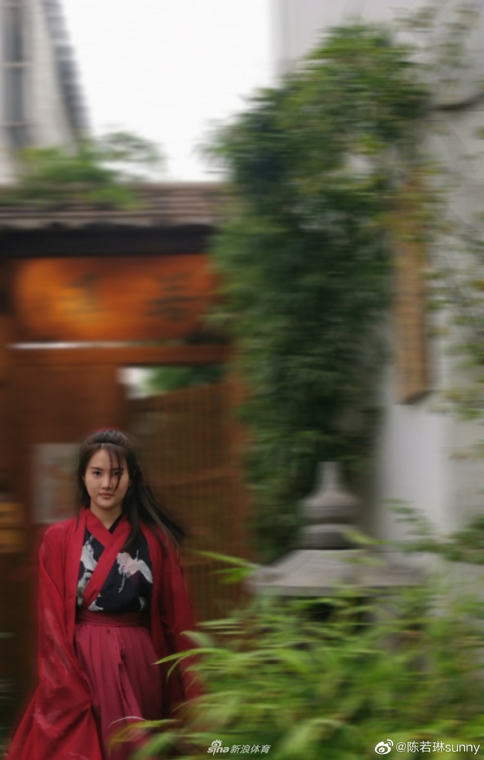 陈若琳古装照侠女气息十足