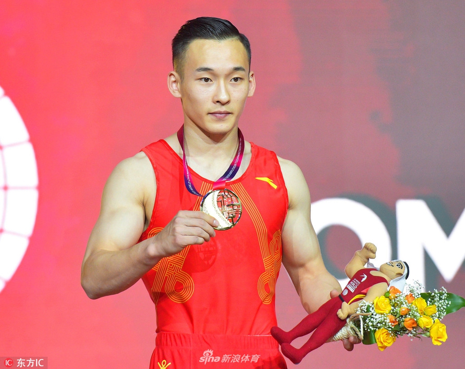 体操世锦赛肖若腾鞍马封王