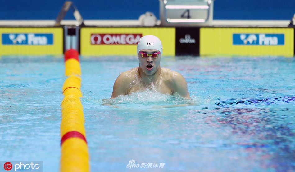 孙杨训练备战世锦赛