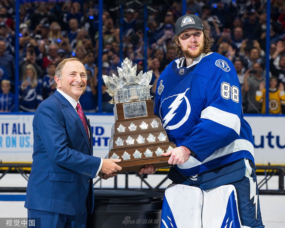 坦帕湾闪电夺得NHL总冠军