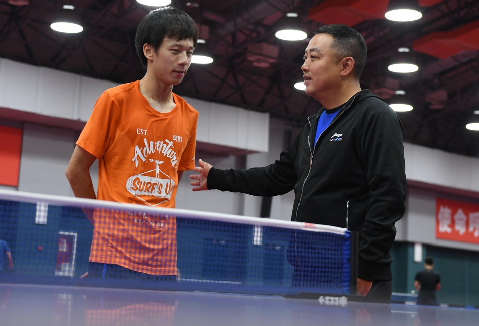 刘国梁“复出”接受媒体采访