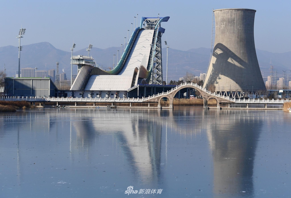 冬访首钢滑雪大跳台