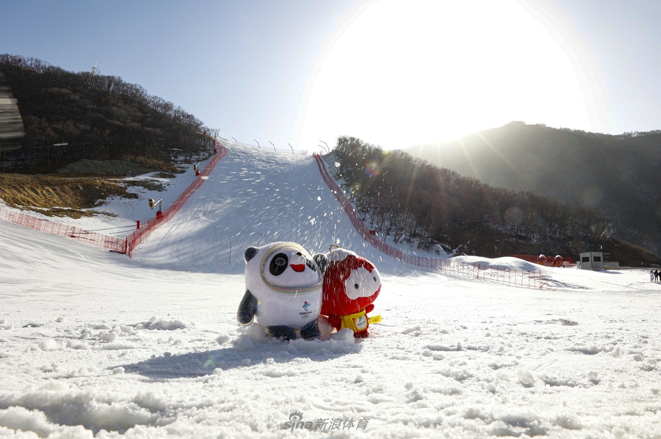 新浪直击：探访冬奥会延庆赛区国家高山滑雪中心