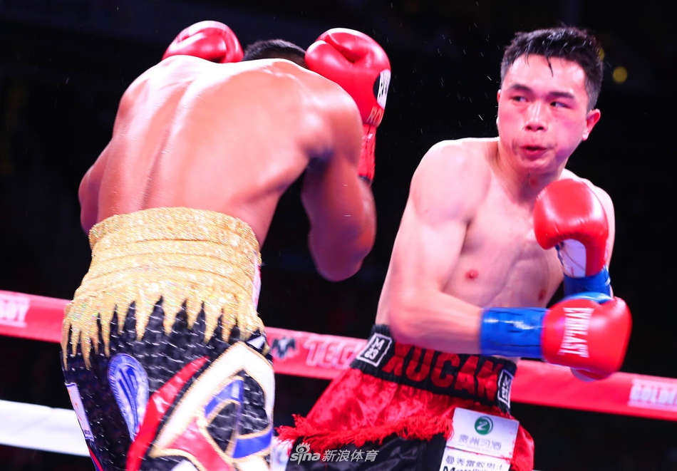 新浪直击徐灿赢得WBA世界金腰带