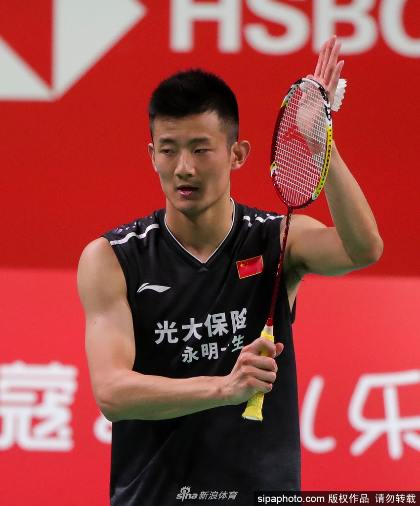 丹麦赛首轮谌龙2-1李梓嘉