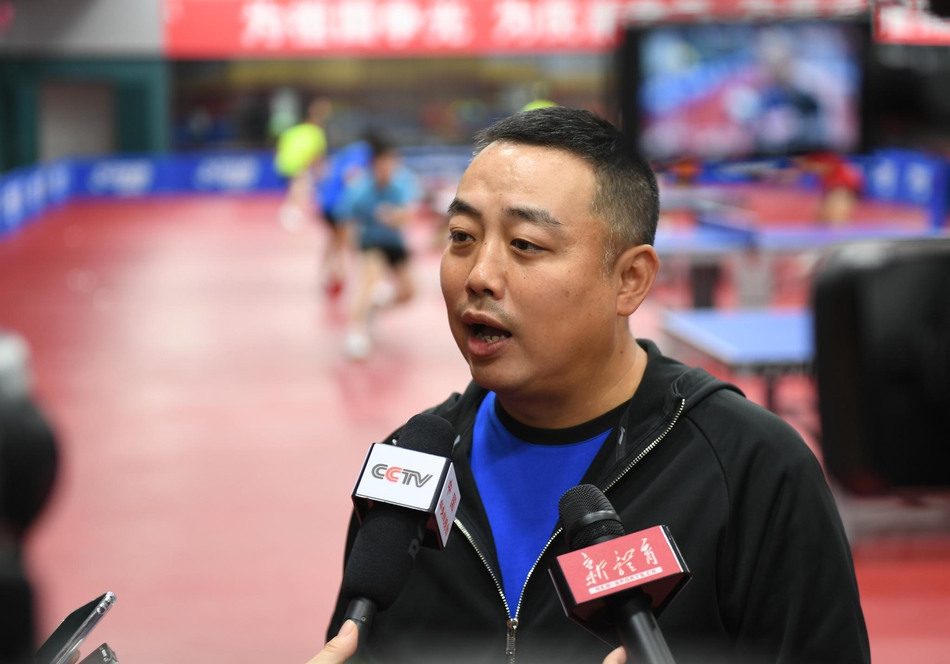 刘国梁“复出”接受媒体采访