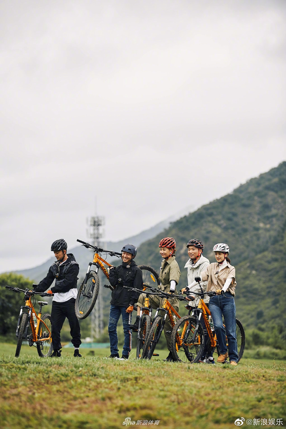 央视主持人越野骑行大片