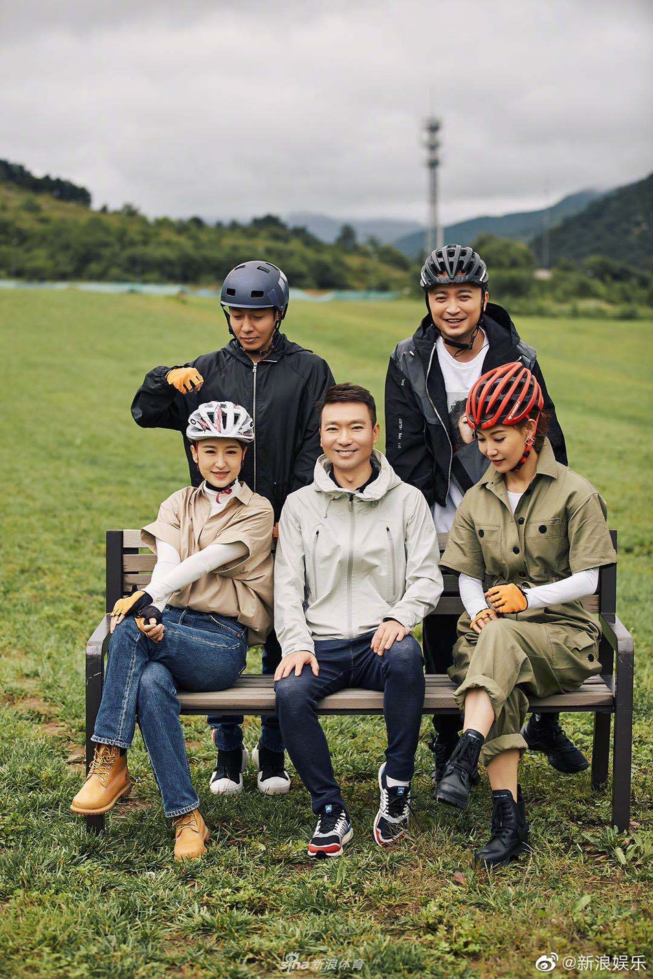 央视主持人越野骑行大片