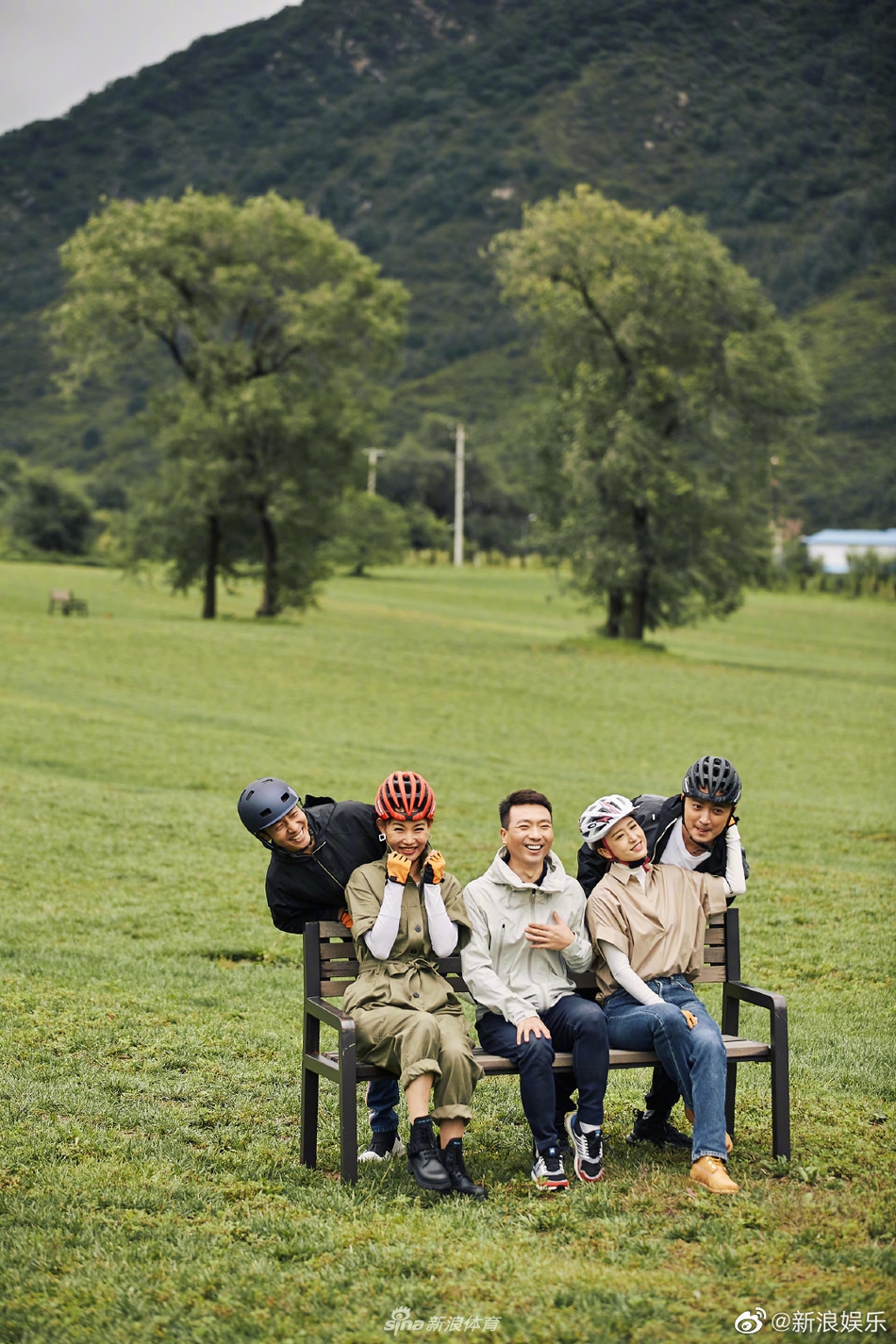 央视主持人越野骑行大片