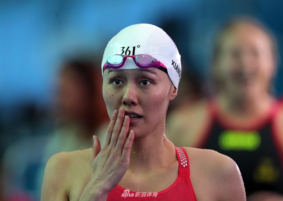 女子50米自由泳半决赛加赛 刘湘不敌坎贝尔无缘决赛