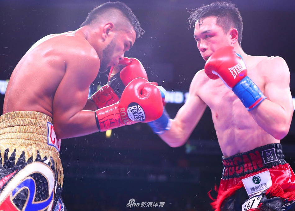 新浪直击徐灿赢得WBA世界金腰带