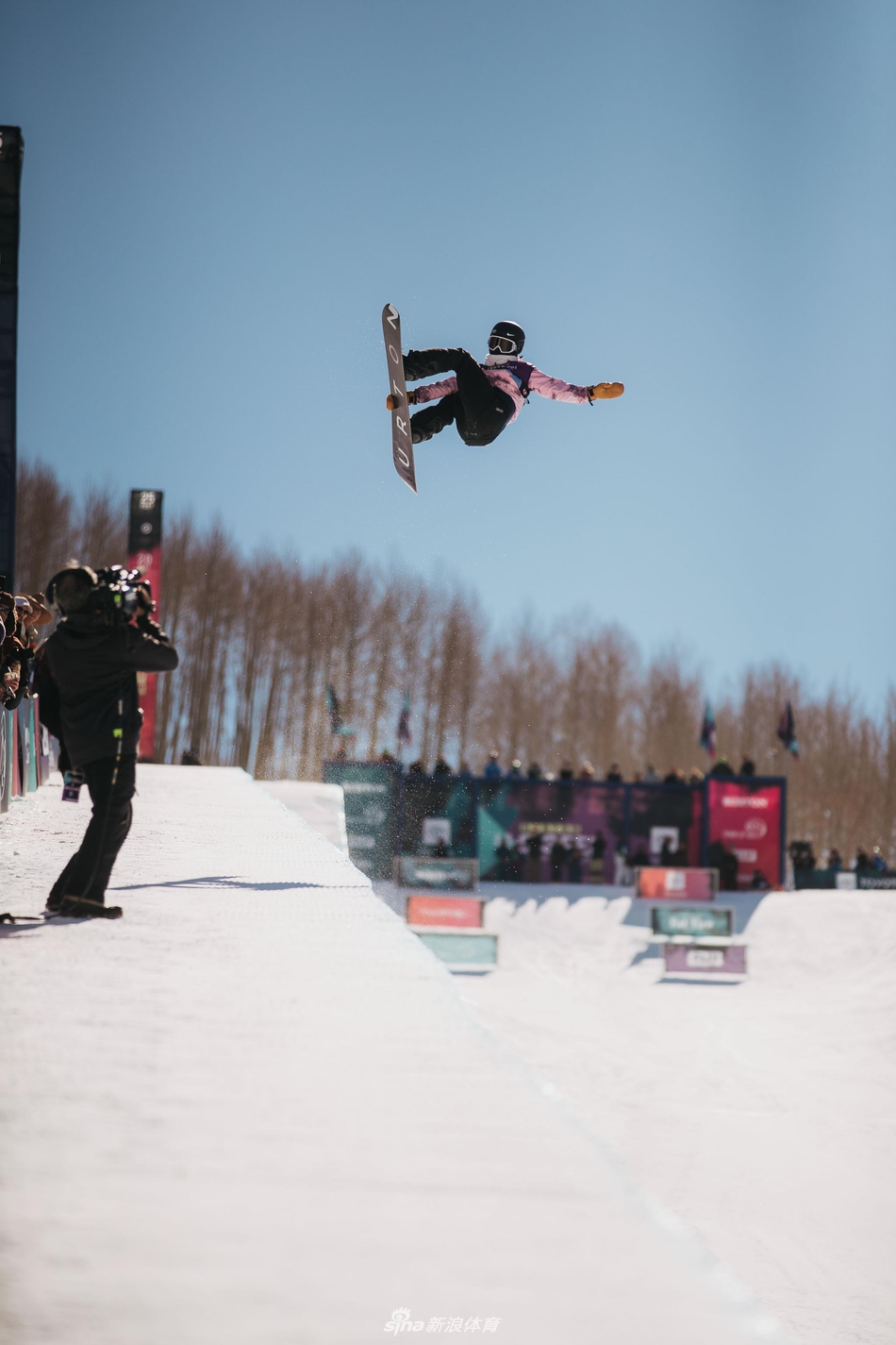 蔡雪桐获单板滑雪美国公开赛冠军