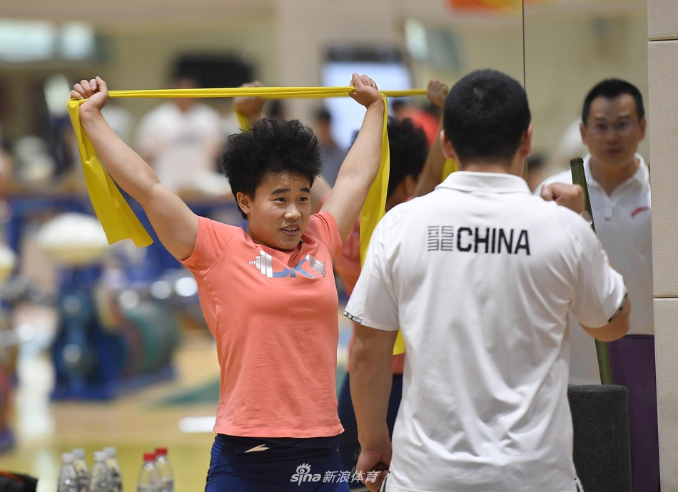 中国举重队备战世锦赛