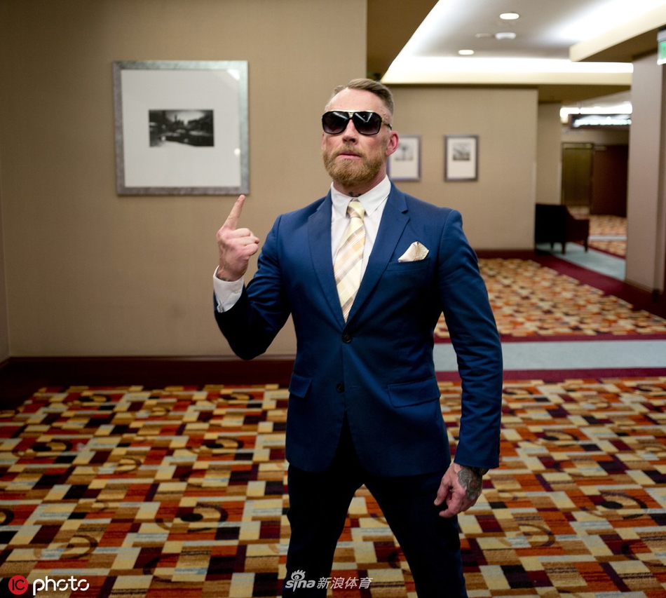 “嘴炮”麦格雷戈宣布退役