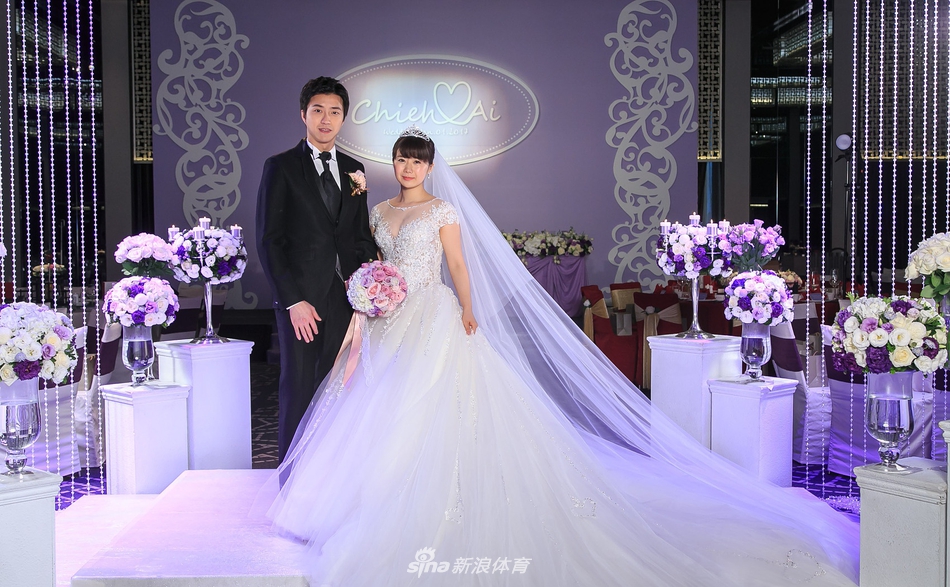 被曝婚变后江宏杰首更动态 与孩子一起为福原爱妈妈庆生