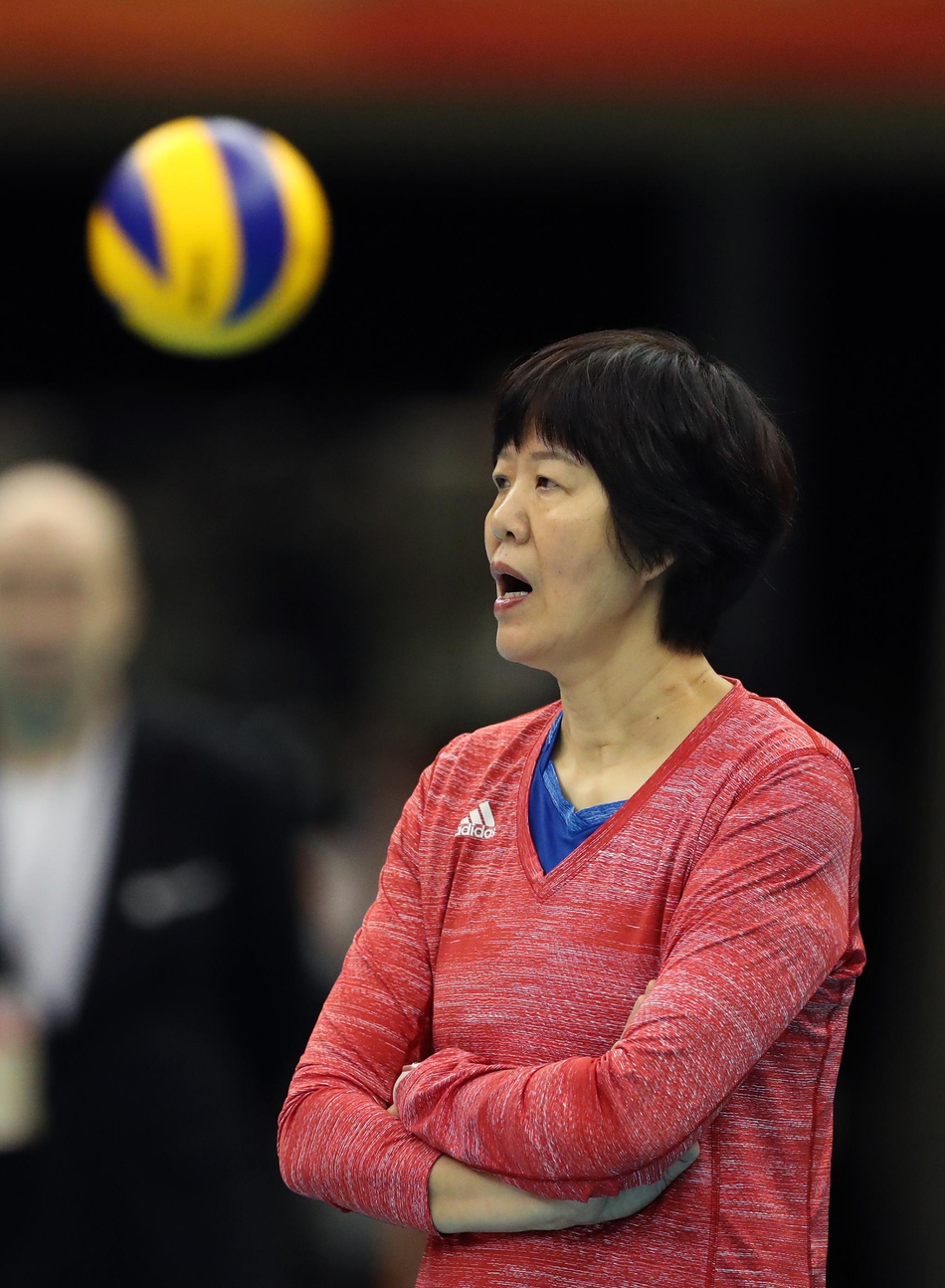 中国女排备战世锦赛六强赛 朱婷做鬼脸