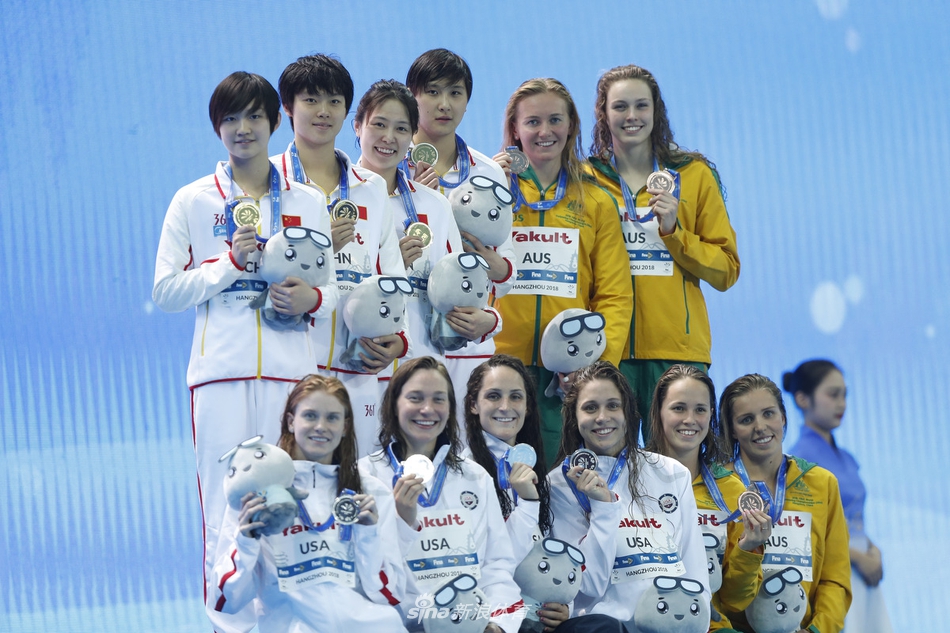 新浪直击中国女子接力夺冠