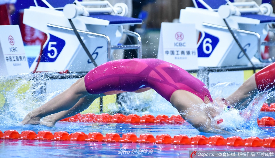 冠军赛女子100米仰泳半决赛傅园慧第二