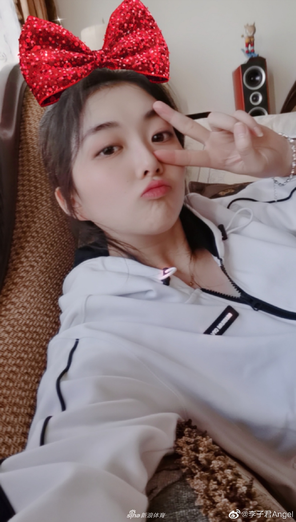 花滑女神李子君嘟嘴自拍