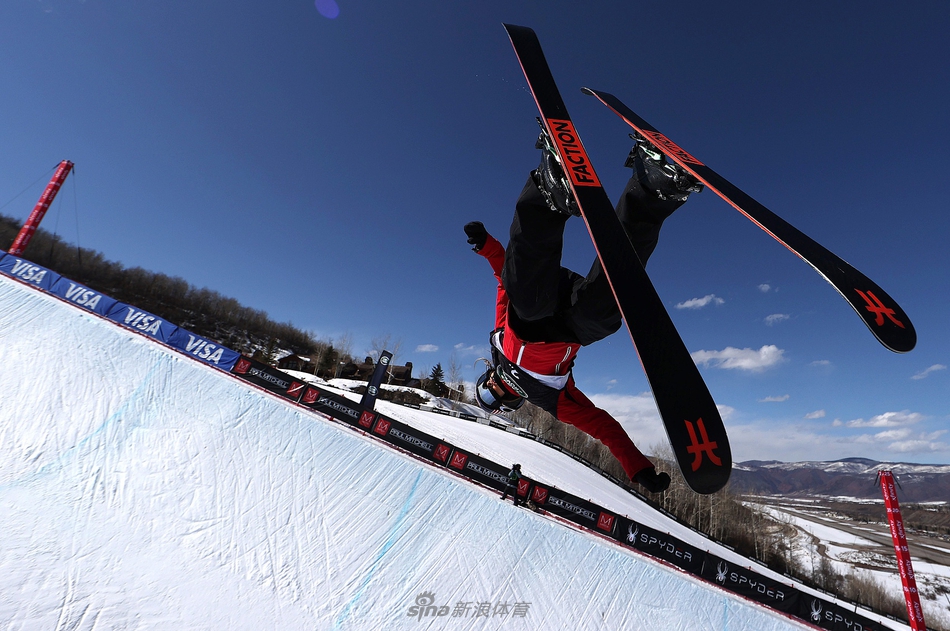 谷爱凌带伤夺中国世锦赛U型池首冠