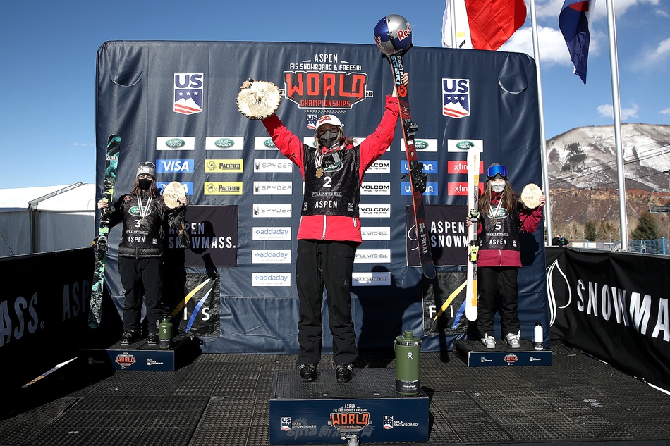 谷爱凌带伤夺中国世锦赛U型池首冠