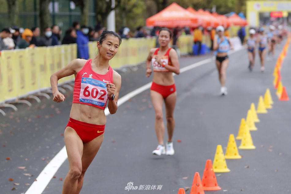 杨家玉刘虹打破女子20公里竞走世界纪录