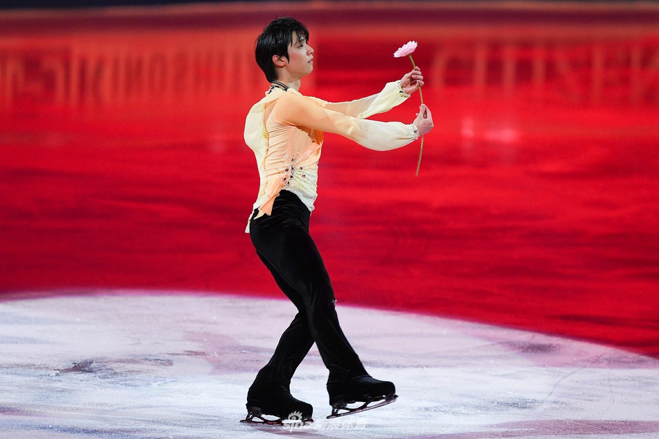 花滑世锦赛羽生结弦表演滑