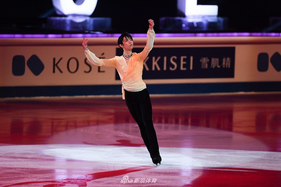 花滑世锦赛羽生结弦表演滑