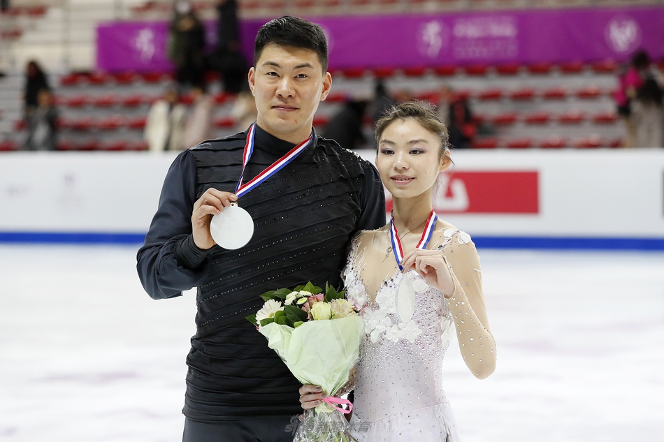 花滑名将于小雨退役