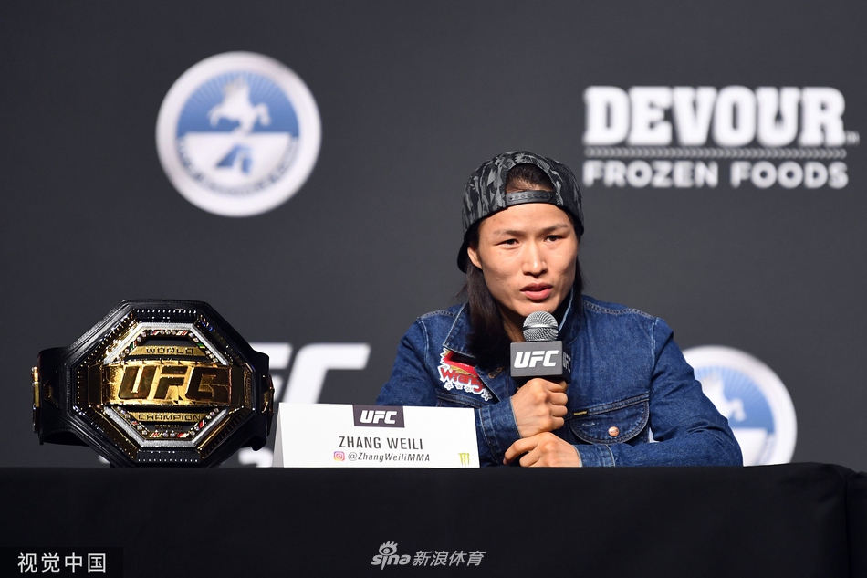 UFC261前瞻：张伟丽罗斯赛前对视