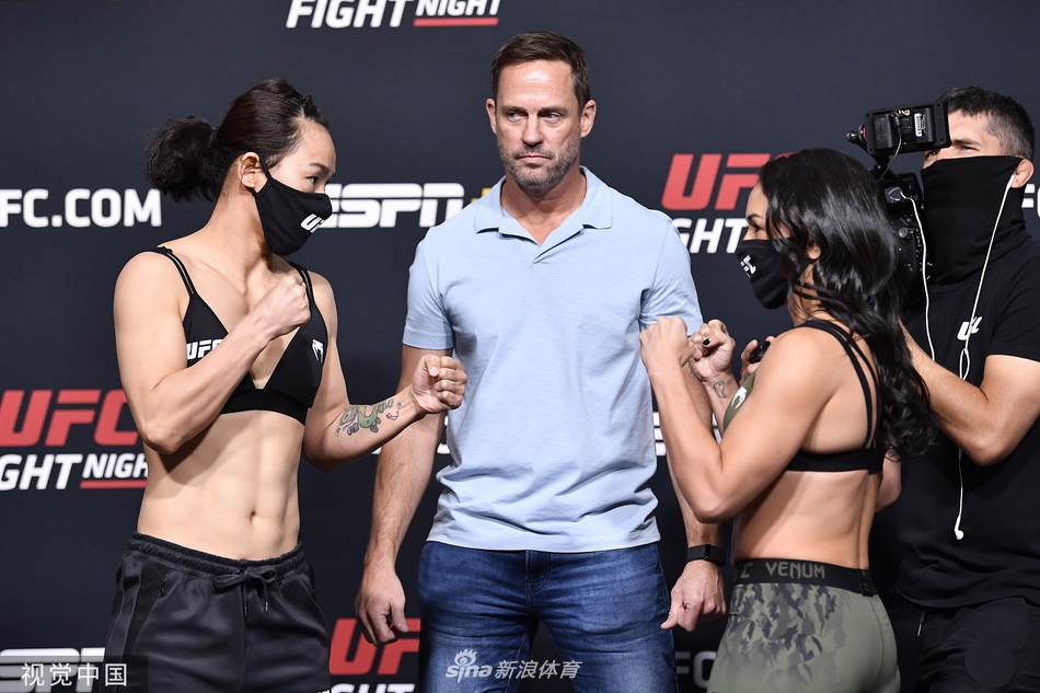 闫晓楠亮相UFC格斗之夜称重仪式