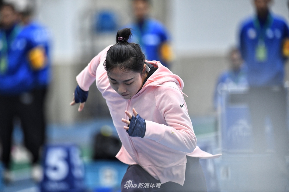 室内田径邀请赛葛曼棋伤退