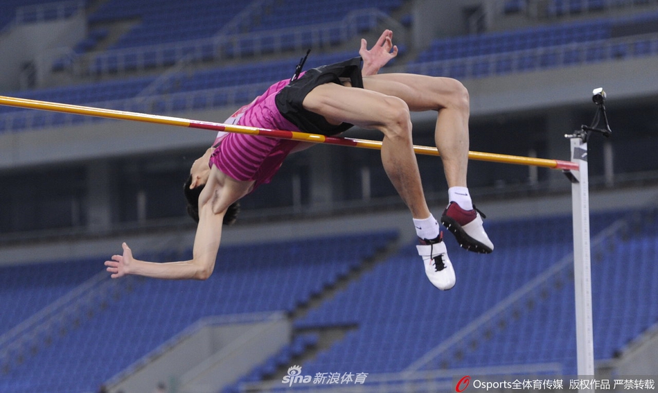 全国田径锦标赛男子跳高王宇夺冠